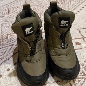 Sorel Khaki Quilted Boots with Black Trim